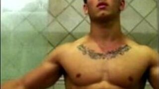 Youtuber Michael Hoffman jerking off in his shower flexing his sexy muscles! porn video